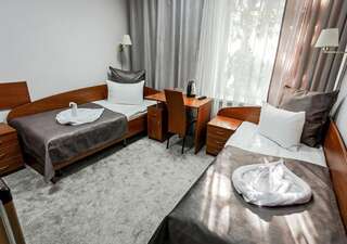 Мини-отель Мини-гостиница ЭкоДом Минск Двухместный номер с 2 отдельными кроватями и общей ванной комнатой-4