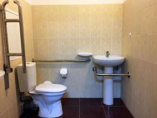 Мини-отель Мини-гостиница ЭкоДом Минск Двухместный номер с 2 отдельными кроватями - Подходит для гостей с ограниченными физическими возможностями-6