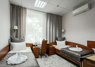 Мини-отель Мини-гостиница ЭкоДом Минск Двухместный номер с 2 отдельными кроватями и общей ванной комнатой-5